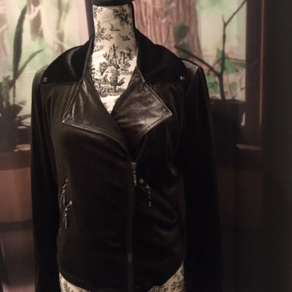 Badgley Mischka/Belle Velvet Moto Jacket. (Emerald Green)